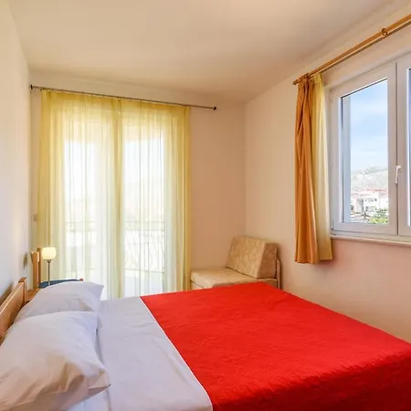 Family-friendly With Swimming Pool - 16509 Apartman Trogir