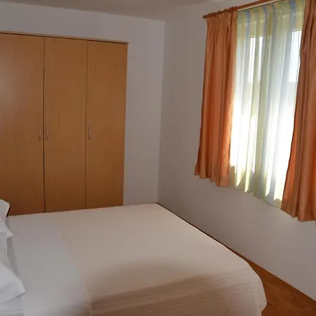 Family-friendly With Swimming Pool - 16509