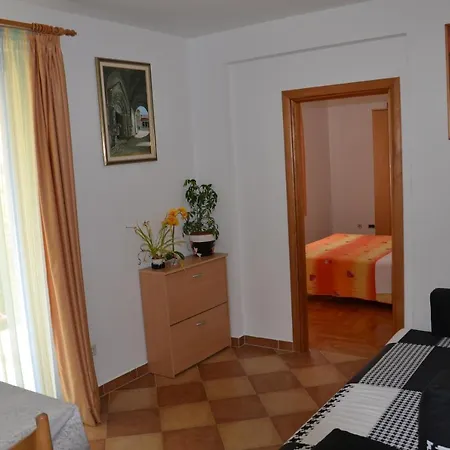 Family-friendly With Swimming Pool - 16509 Trogir