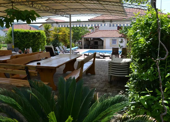 Family-friendly With Swimming Pool - 16509 Apartament Trogir