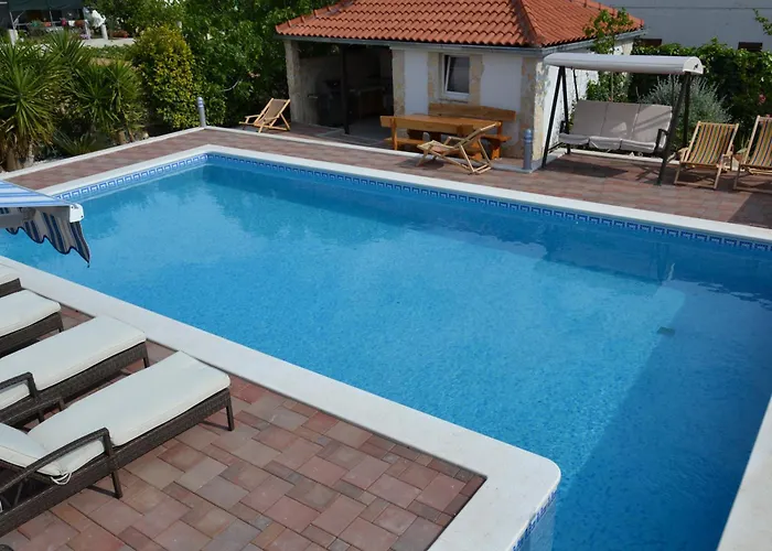 Διαμέρισμα Family-friendly With Swimming Pool - 16509 Τρογκίρ