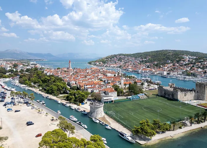 Apartament Family-friendly With Swimming Pool - 16509 Trogir