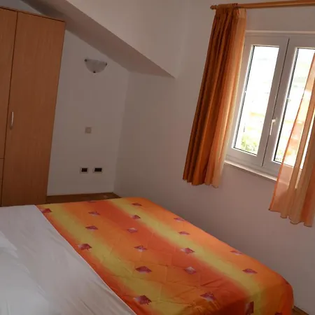 דירה Family-friendly With Swimming Pool - 16509