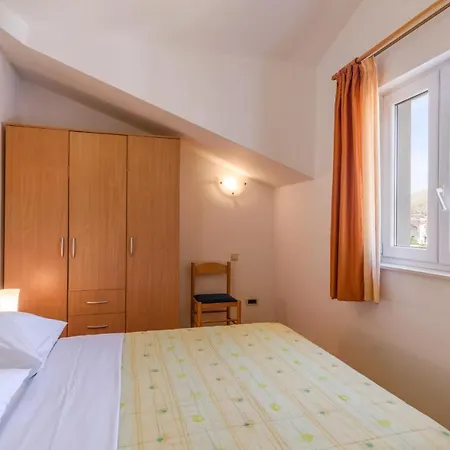 דירה Family-friendly With Swimming Pool - 16509