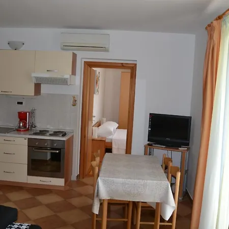 Apartamento Family-friendly With Swimming Pool - 16509 *