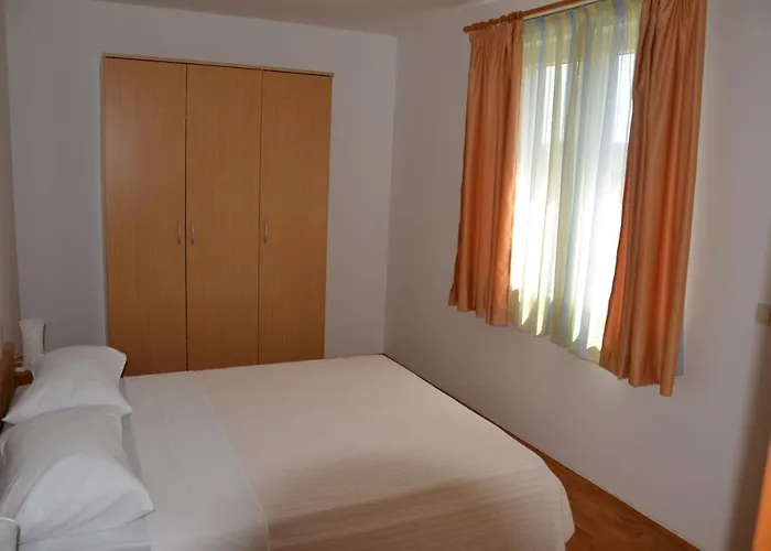 Family-friendly With Swimming Pool - 16509