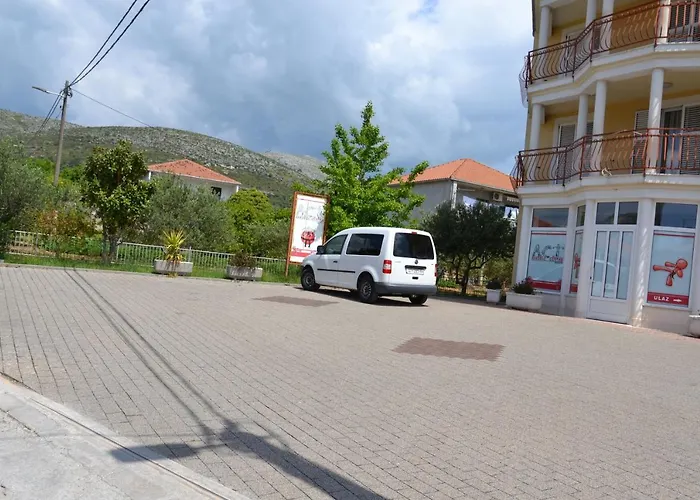 Family-friendly With Swimming Pool - 16509